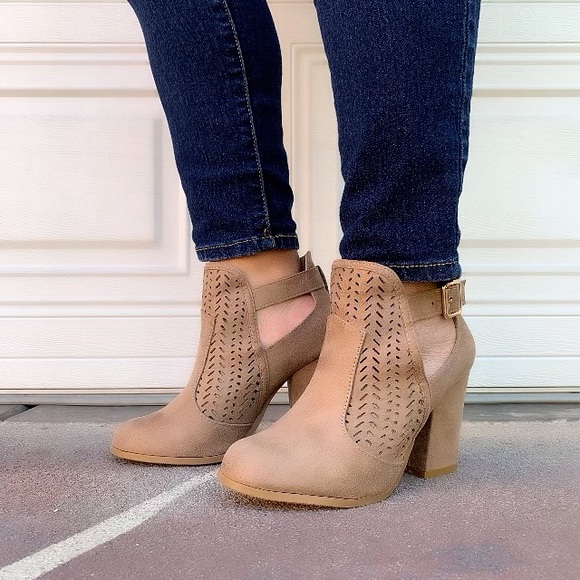 New tan boots - Picture 6 of 10